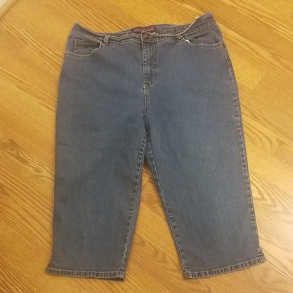 Gloria Vanderbilt Capris